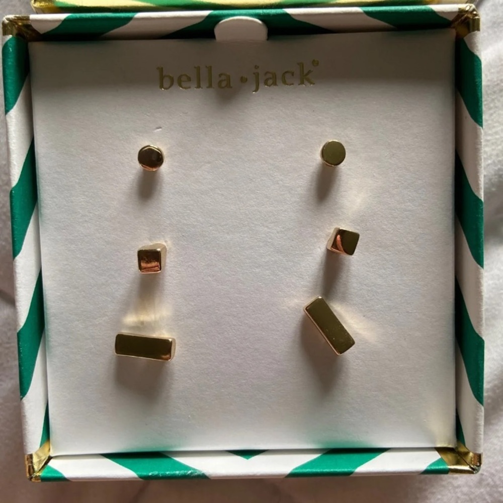 Gold earrings